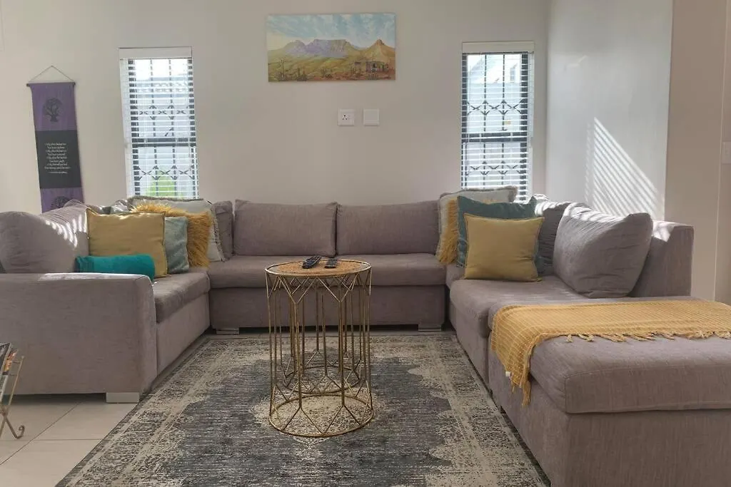 Feel@Home Villa - Bloubergstrand Kapstadt