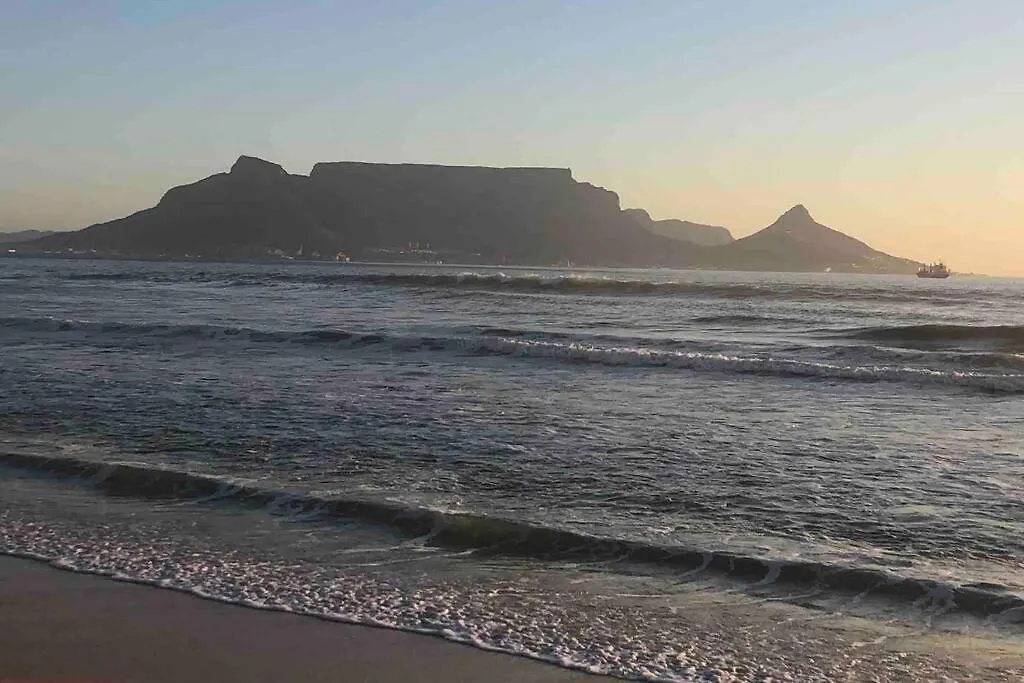 Feel@Home Villa - Bloubergstrand Kapstadt 0*,
