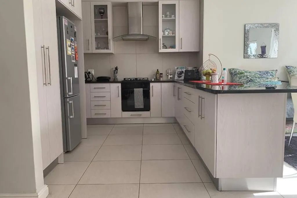 Feel@Home Villa - Bloubergstrand Kapstadt 0*,